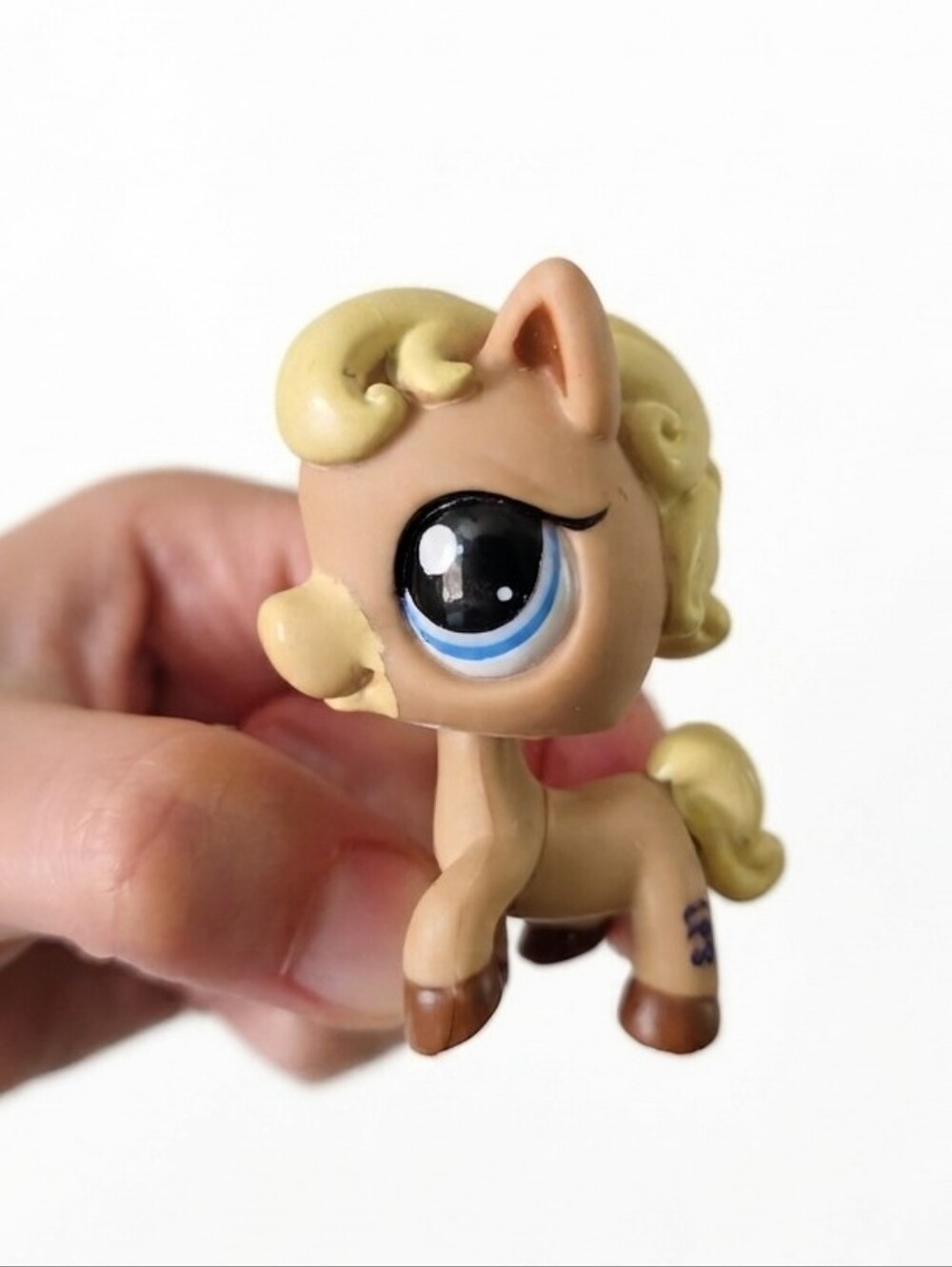 Littlest Pet Shop 1081 Lps Authentic Tan Yellow Blonde Horse Blue Eyes